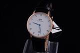 Daniel Wellington watch same style man and woman Apr 27--wsp05_2948374