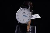 Daniel Wellington watch same style man and woman Apr 27--wsp08_2948371